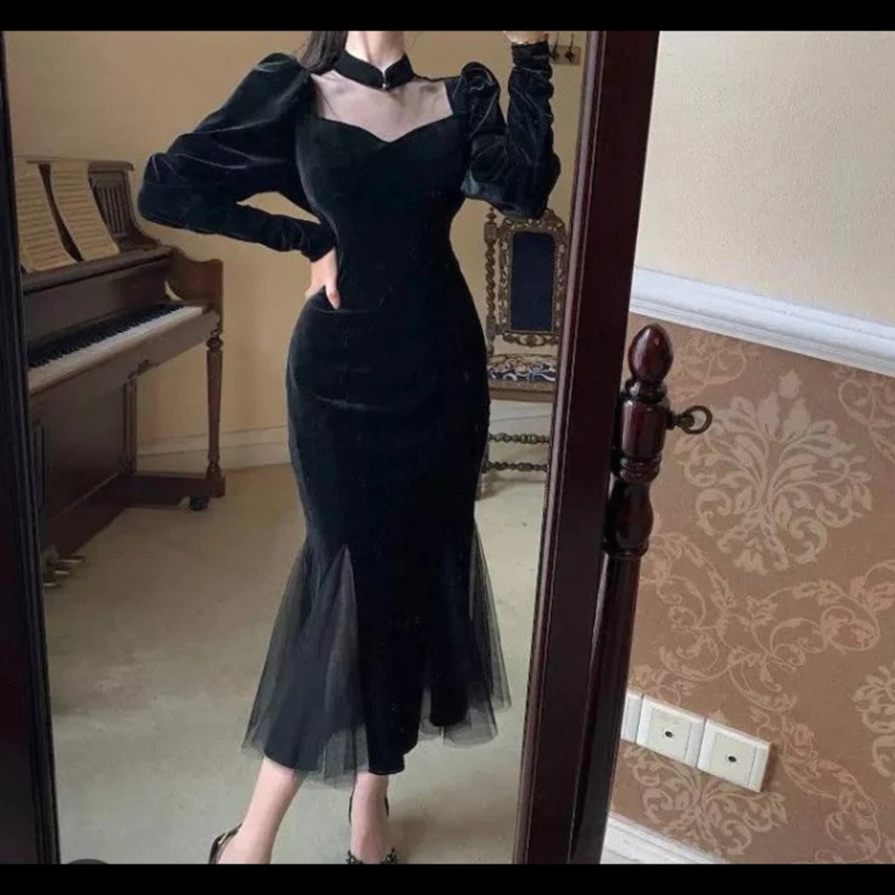 Black Vampire Velvet and Lace 1980’s Cocktail Mermaid Party Dress